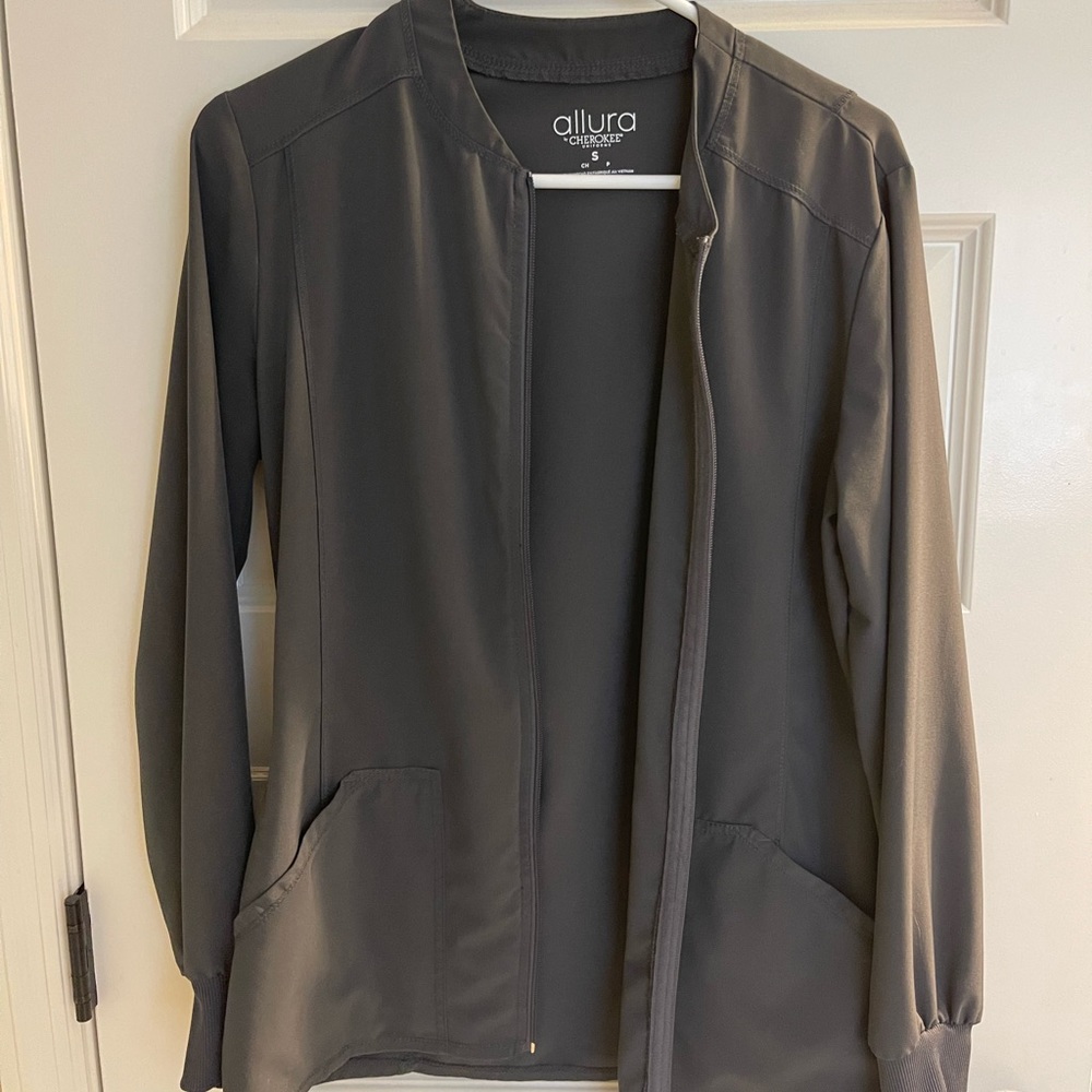 Small gray Allura Cherokee Scrub Jacket
